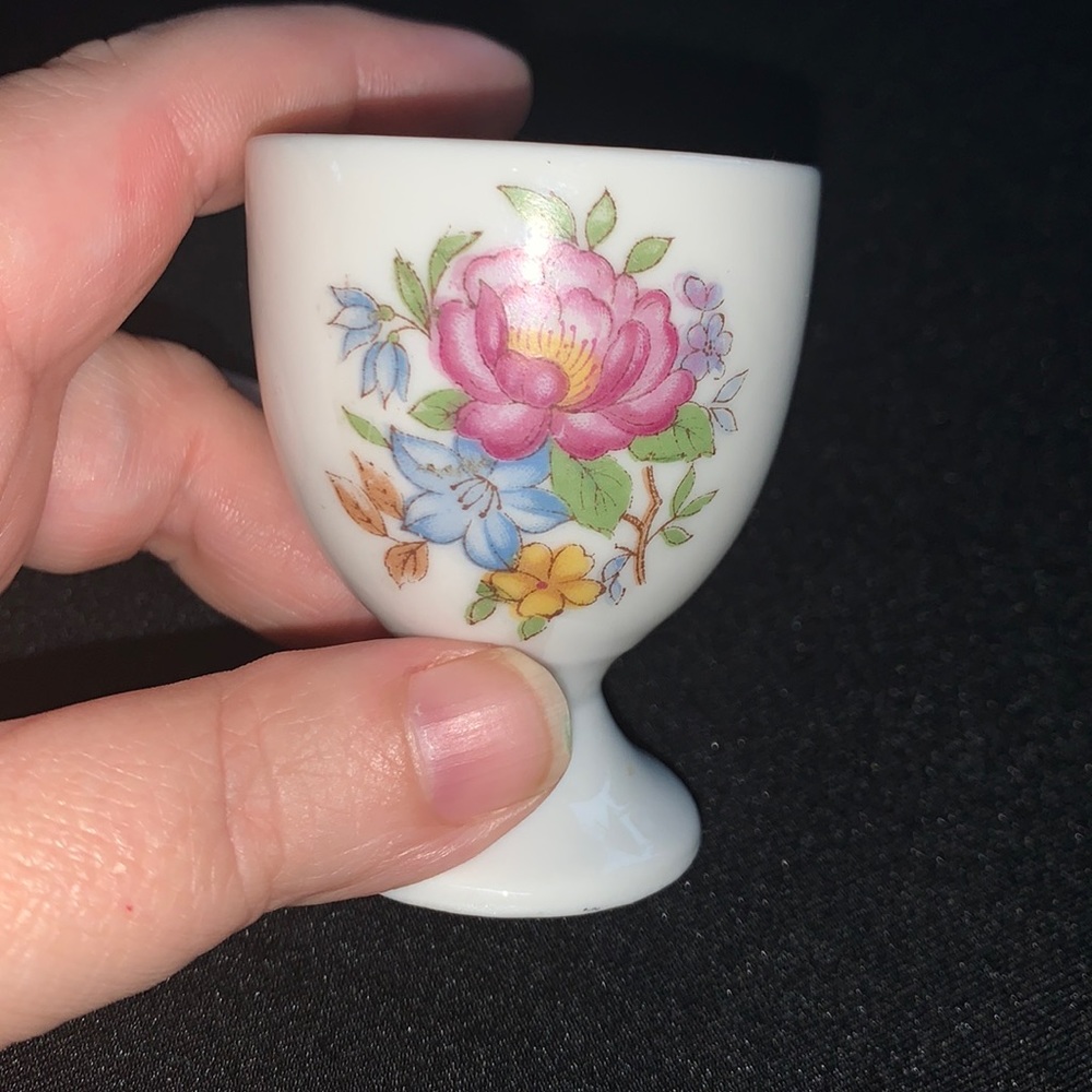 Vintage egg holder